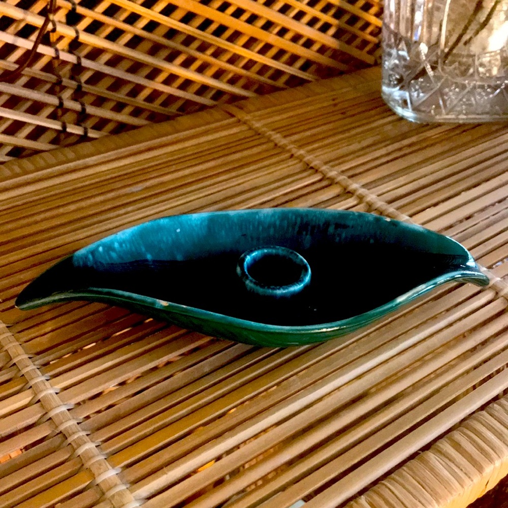 Blue mountain pottery elongated candle holder - Picture 1 of 5